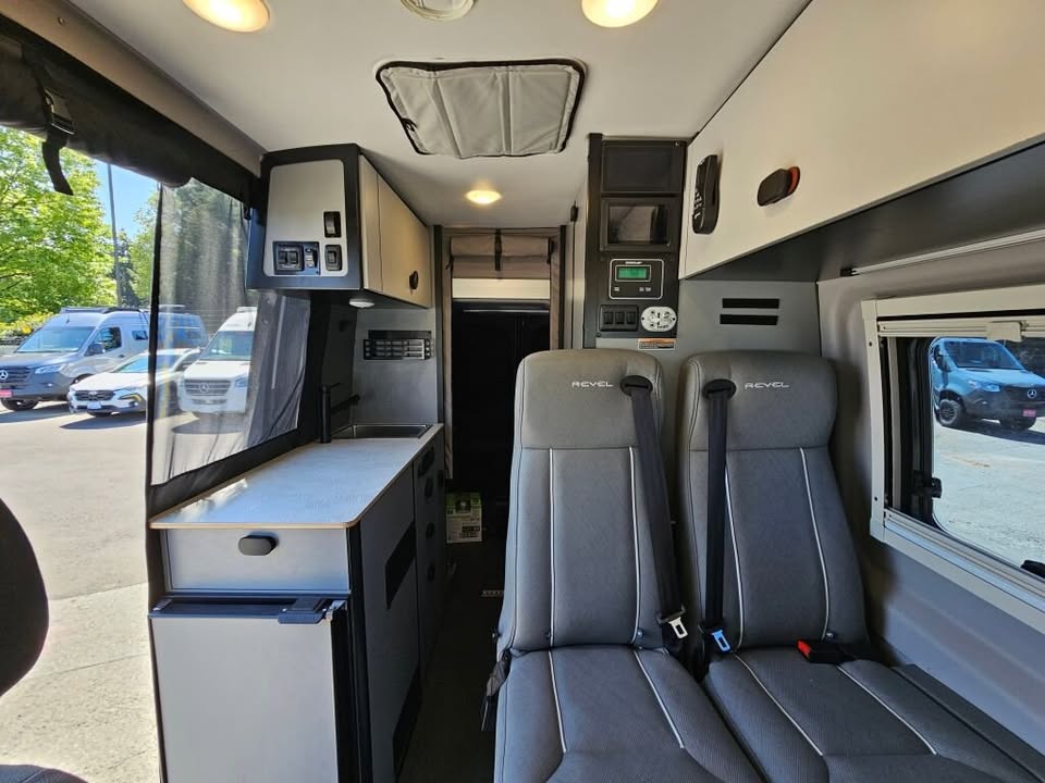 Used Class B Diesel - 2025 Winnebago Revel 44E LOTS OF UPGRADES in Kent, WA (photo 6) — photo 6