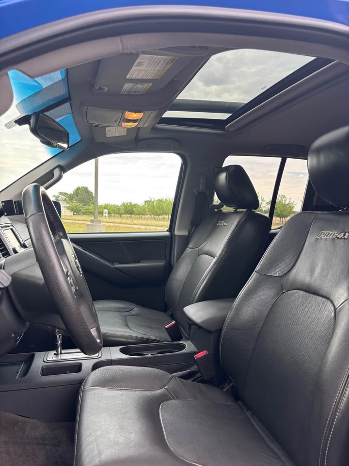 2013 Nissan Frontier Crew Cab · PRO-4X Pickup 4D 5 ft in Fort Collins, CO (photo 8)