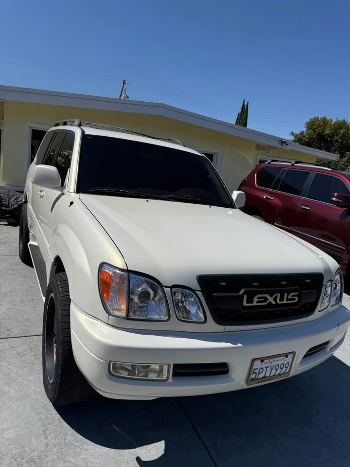 1998 Lexus LX · LX 470 Sport Utility 4D (photo 2) — photo 2
