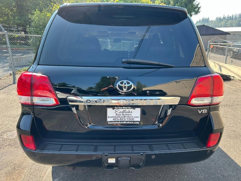 2011 Toyota Land Cruiser (photo 6) — photo 6