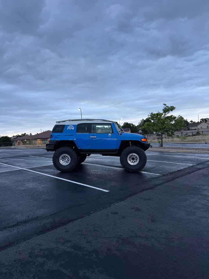 2007 Toyota FJ Cruiser in Colorado Springs, CO (photo 4)