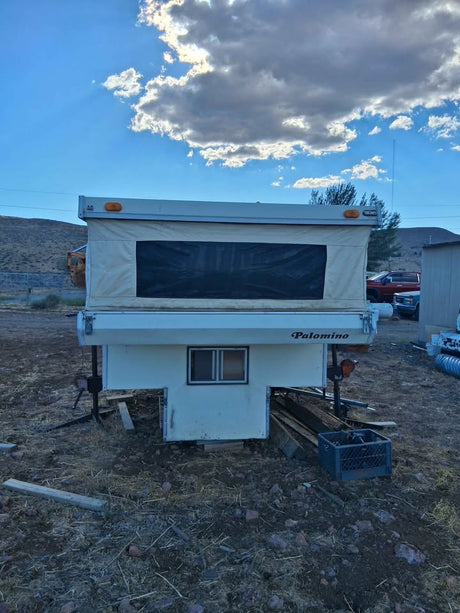 Nice palomino pop up camper cab over in Sparks, NV (photo 4)