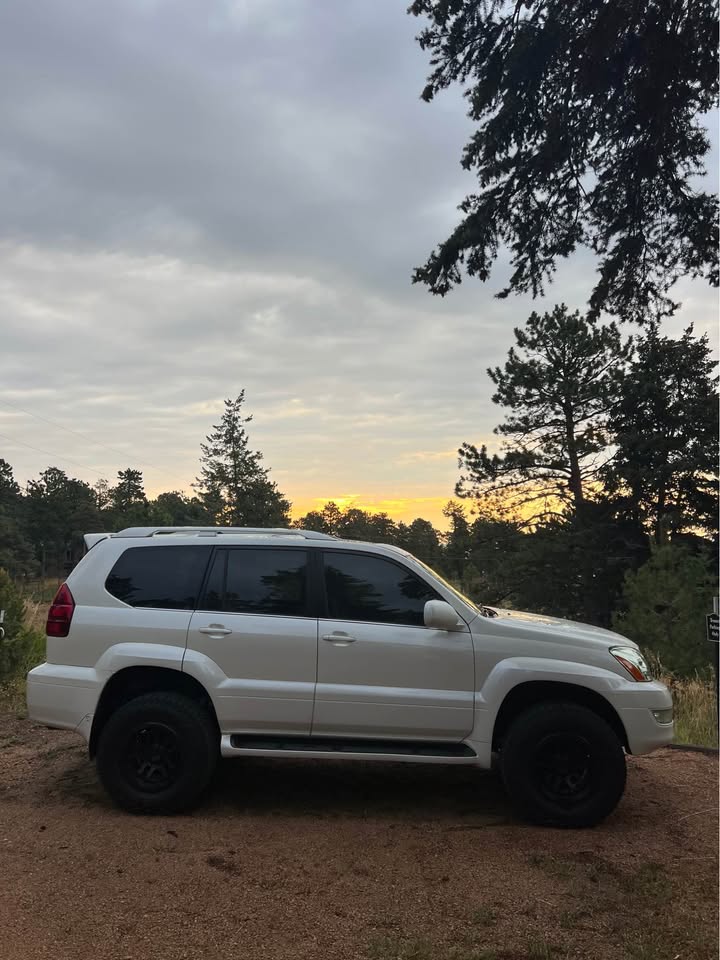 2005 Lexus GX · GX 470 Sport Utility 4D in Denver, CO (photo 3) — photo 3