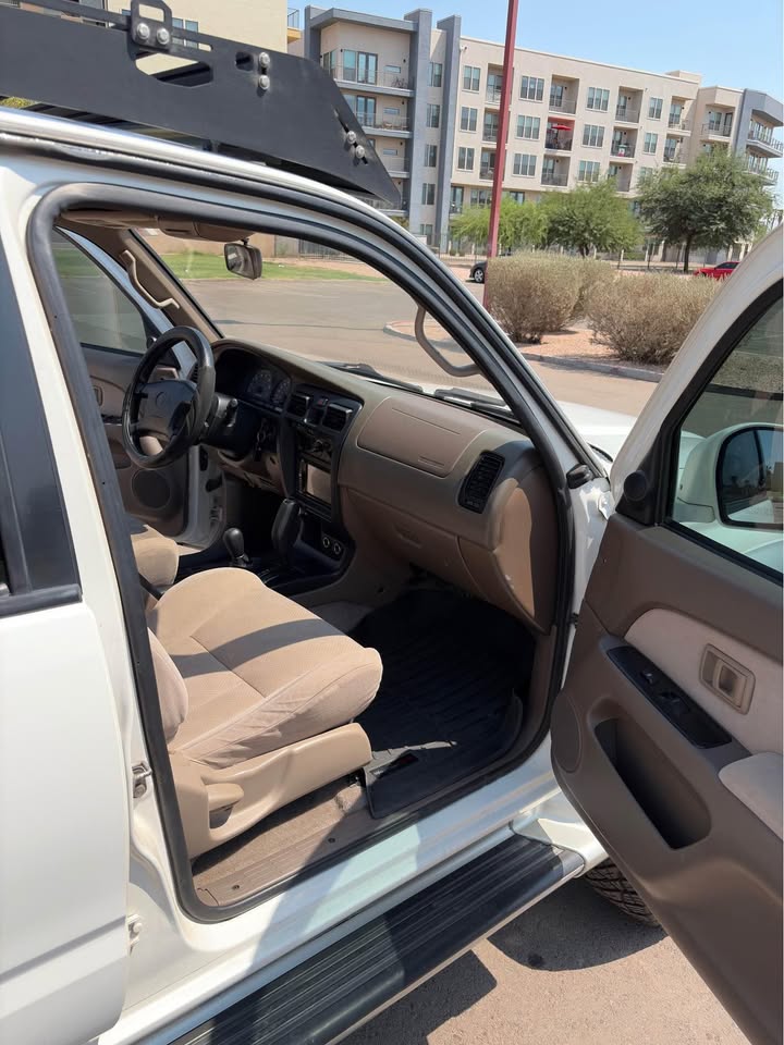 2001 Toyota 4Runner · Sr5 4WD in Phoenix, AZ (photo 12) — photo 12