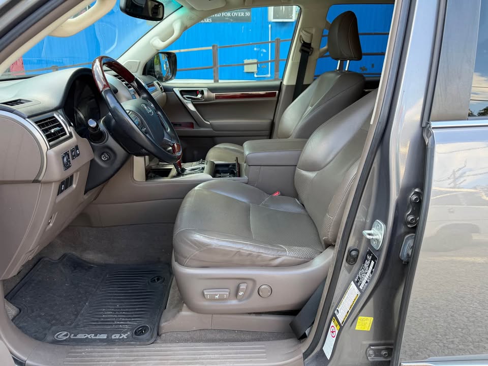 2013 Lexus GX · GX 460 Premium Sport Utility 4D in Pittsburgh, PA (photo 9) — photo 9