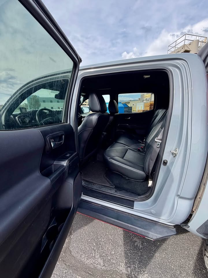 2020 Toyota Tacoma Double Cab · TRD Off-Road Pickup 4D 5 ft in North Salt Lake, UT (photo 10) — photo 10