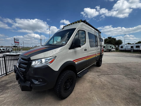 2021 Mercedes-Benz story teller overland