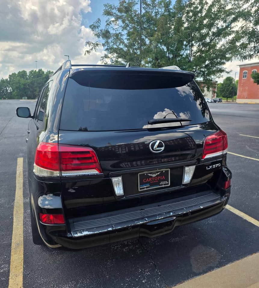2013 Lexus LX · LX 570 Sport Utility 4D in St Louis, MO (photo 4) — photo 4