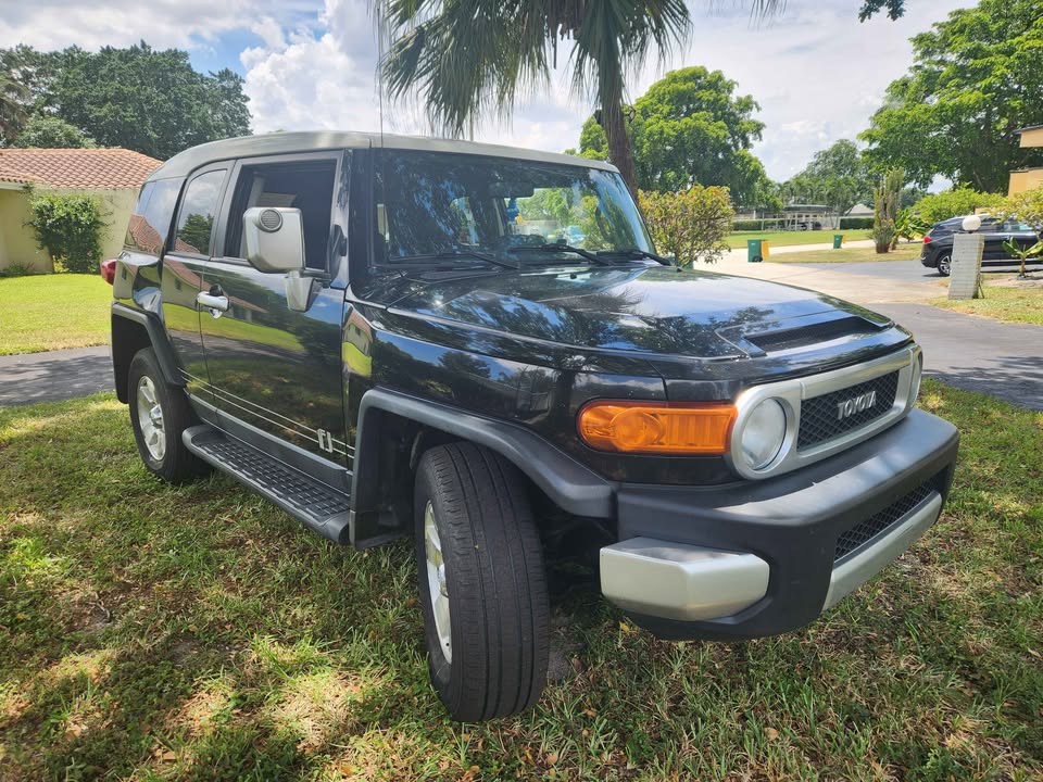 2007 Toyota FJ Cruiser · 4x4 in Tamarac, FL (photo 2) — photo 2
