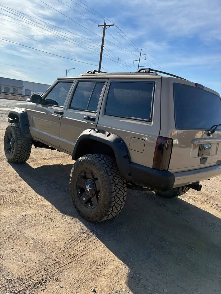 1998 Jeep Cherokee XJ in Phoenix, AZ (photo 5) — photo 5
