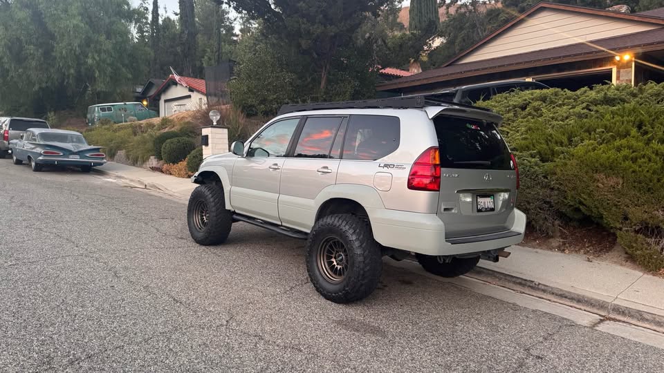 2004 Lexus GX · GX 470 Sport Utility 4D in Thousand Oaks, CA (photo 5) — photo 5