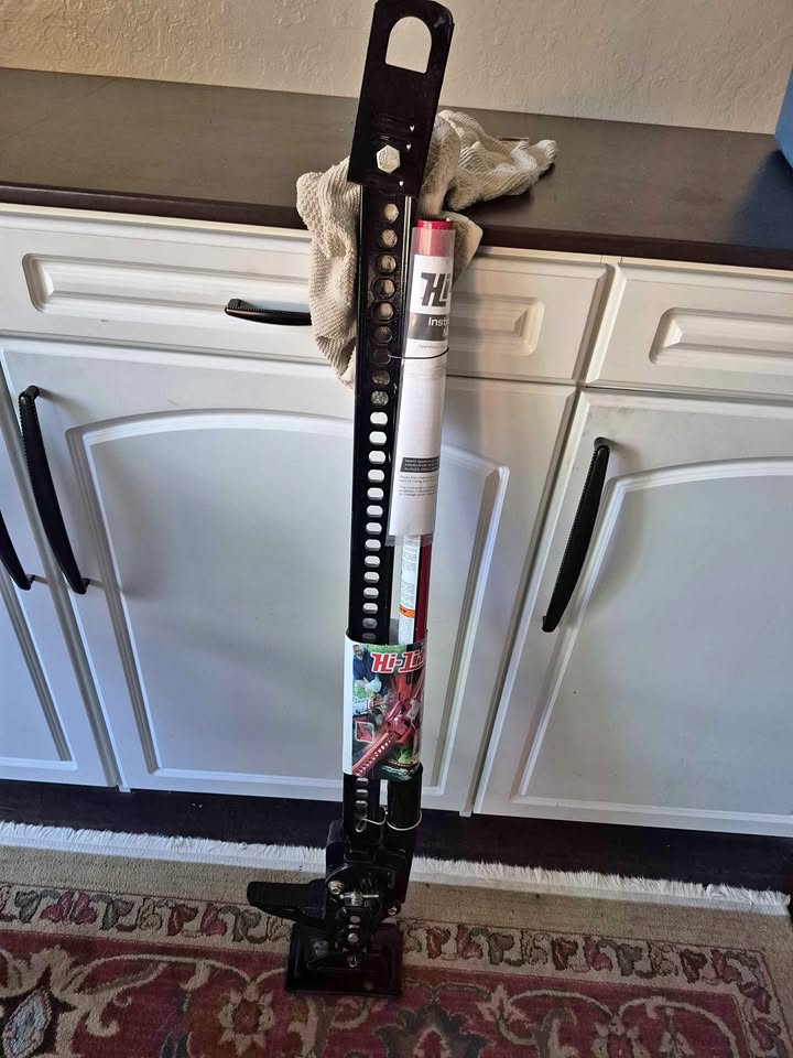Hi-Lift Jack 48" Cast/Steel Jack HL-484 in San Jose, CA (photo 1) — photo 1