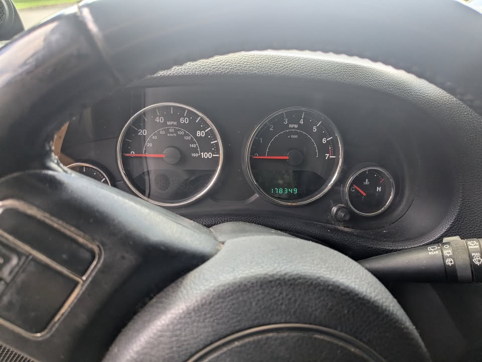 2013 Jeep Jeep+Wrangler+Unlimited in Portland, OR (photo 8) — photo 8