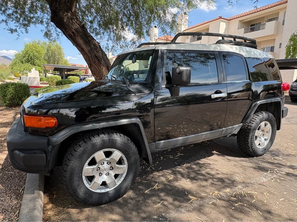 2007 Toyota FJ Cruiser · Sport Utility 2D (photo 3) — photo 3