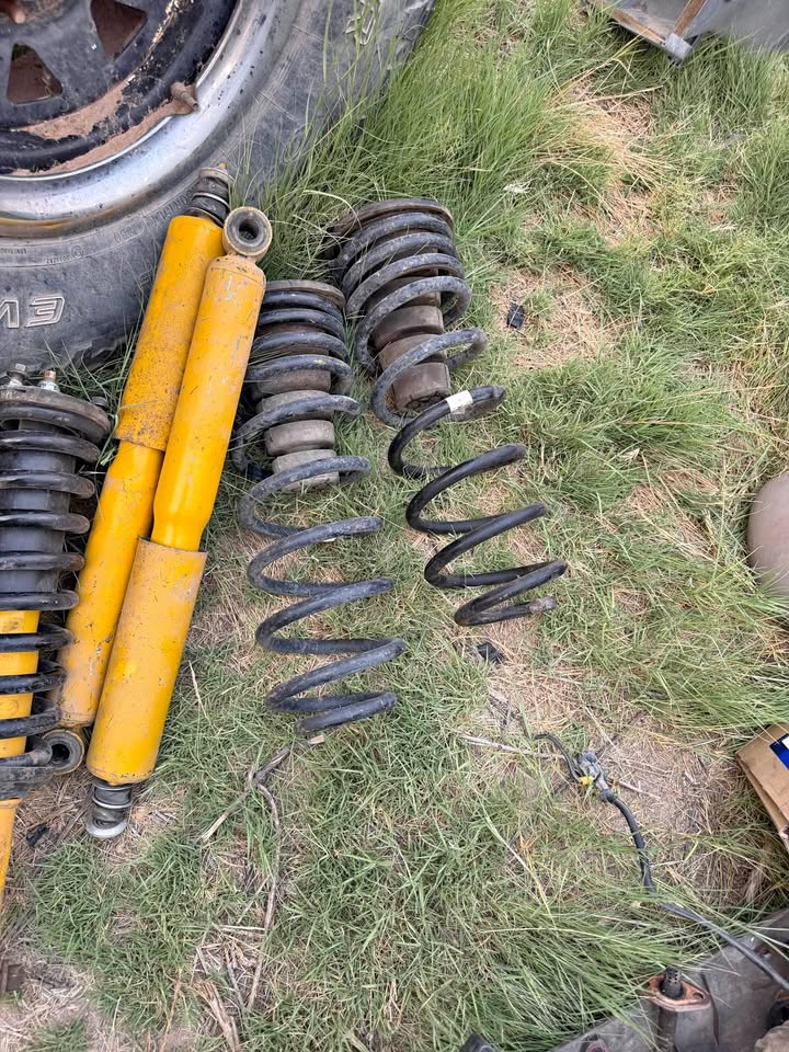 Old Man Emu Shocks and Coil Springs Toyota 4 runer 96 2002 in Grand Junction, CO (photo 1) — photo 1