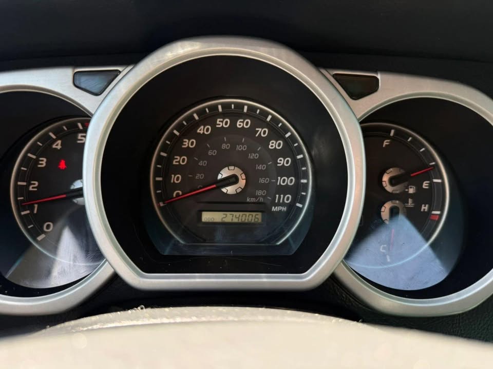 2004 Toyota 4Runner Limited Sport Utility 4D in Phoenix, AZ (photo 9)