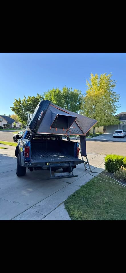 Roofnest roof top tent (photo 1) — photo 1
