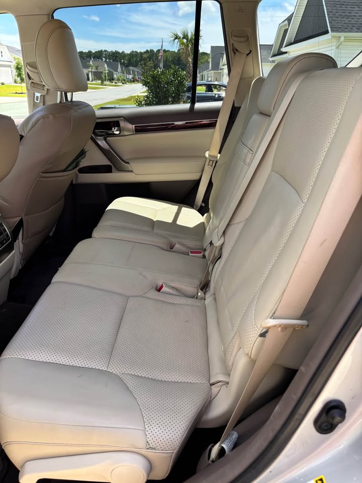 2012 Lexus GX460 (photo 5) — photo 5