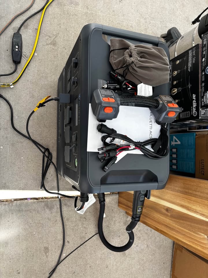 BLUETTI AC500 Portable Power Station with B300K Expansion Battery in Phoenix, AZ (photo 6) — photo 6