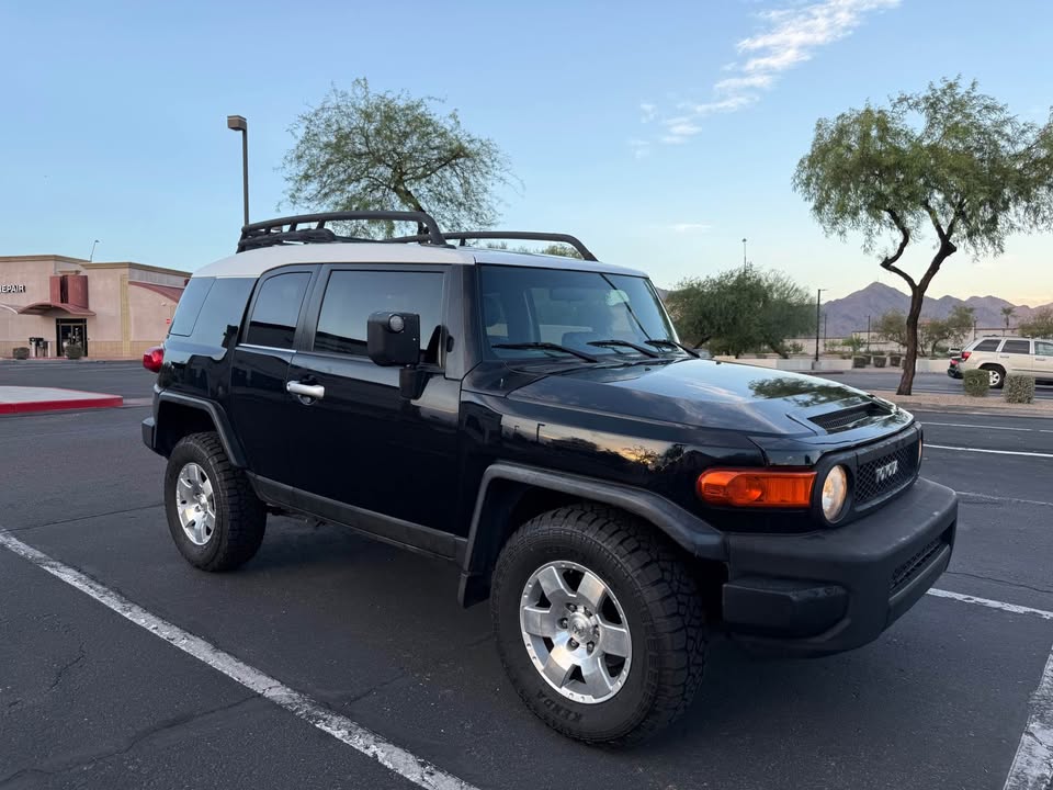 2007 Toyota FJ Cruiser · Sport Utility 2D in Scottsdale, AZ (photo 5) — photo 5