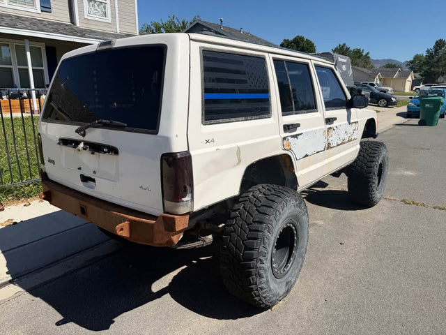 1998 Jeep Cherokee · Sport 4D — photo 2