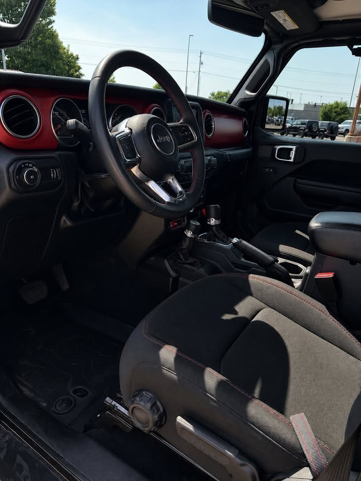 2023 Jeep wrangler rubicon 1 owner like new in Boise, ID (photo 10) — photo 10