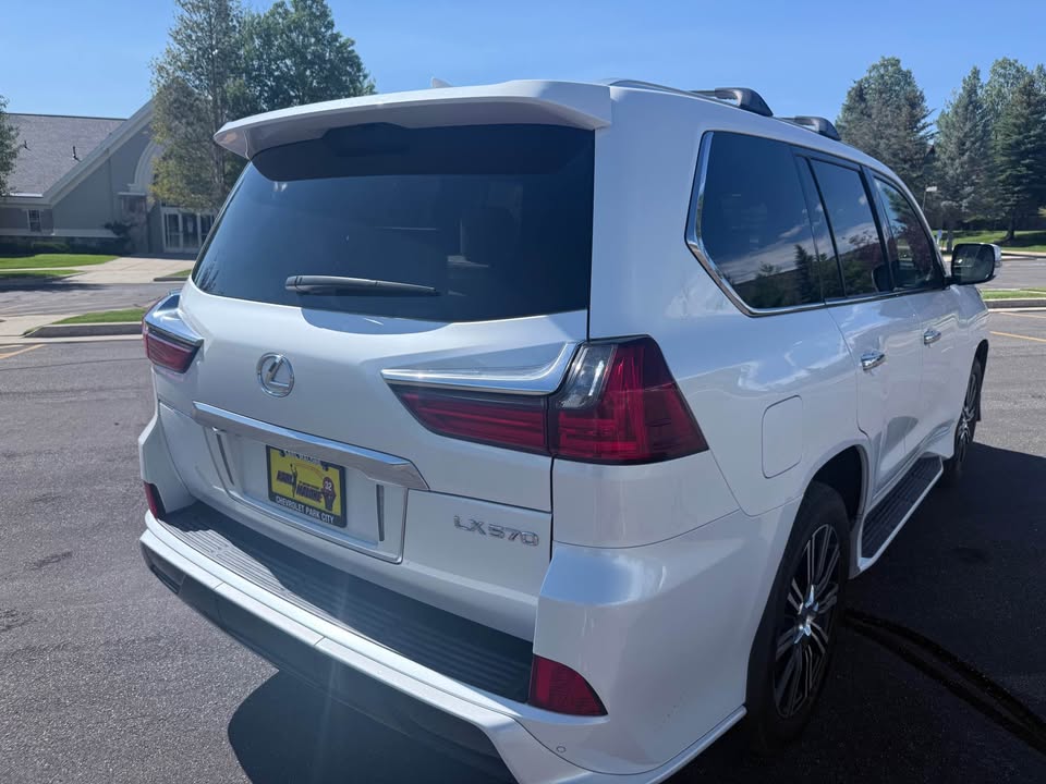2020 Lexus LX · LX 570 Sport Utility 4D (photo 4) — photo 4