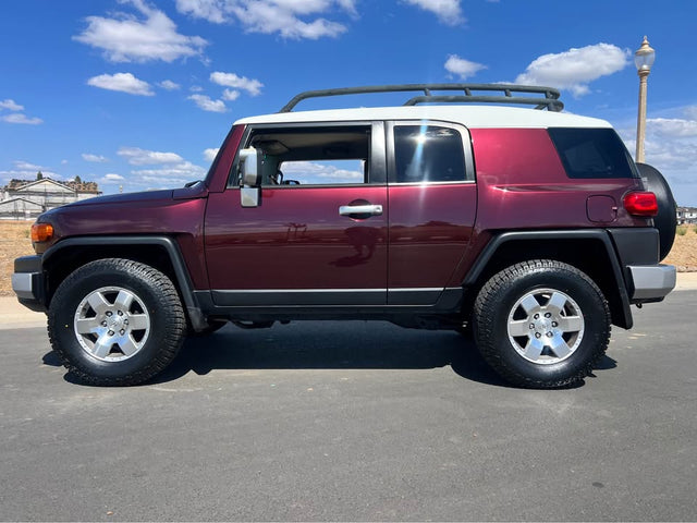 2007 Toyota FJ Cruiser · Sport Utility 2D — photo 2