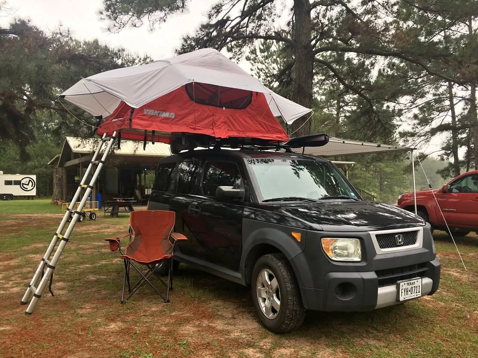 Yakima Skyrise roof top tent, Medium in Conroe, TX (photo 1) — photo 1