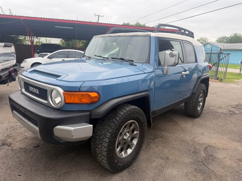 2013 Toyota FJ Cruiser in San Antonio, TX (photo 2) — photo 2