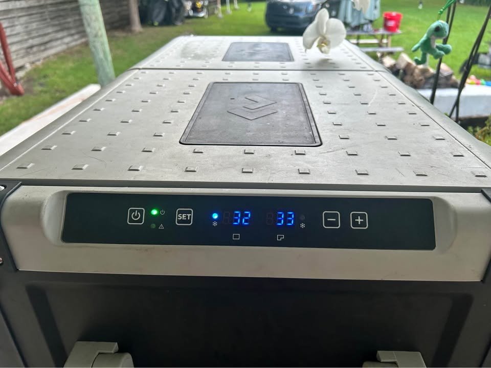 Dometic CFX 94 Liter dual zone cooler 120volt AC or 12/24volt Camping, boating, hurricane in Fort Lauderdale, FL (photo 5) — photo 5