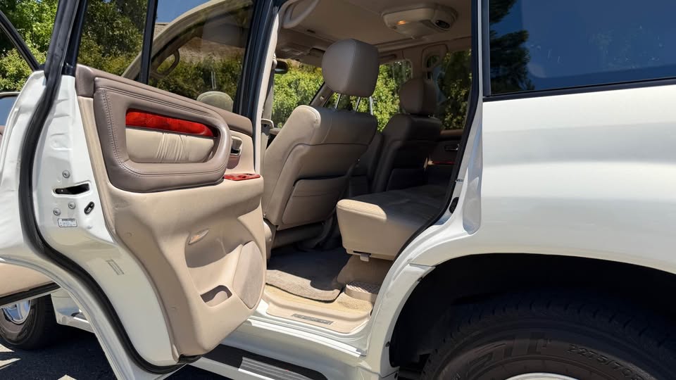 2000 Lexus LX · LX 470 Sport Utility 4D in Pleasanton, CA (photo 11) — photo 11