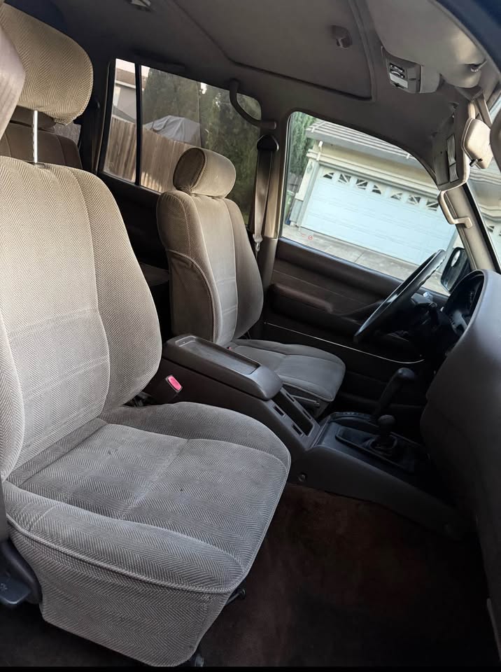 1993 Toyota Landcruiser · 4WD CLEAN LOW MILES ORIGINAL in Sacramento, CA (photo 10) — photo 10