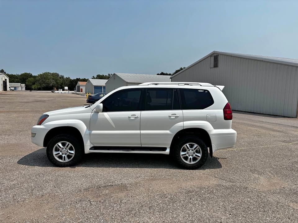 2004 Lexus GX · GX 470 Sport Utility 4D (photo 1) — photo 1