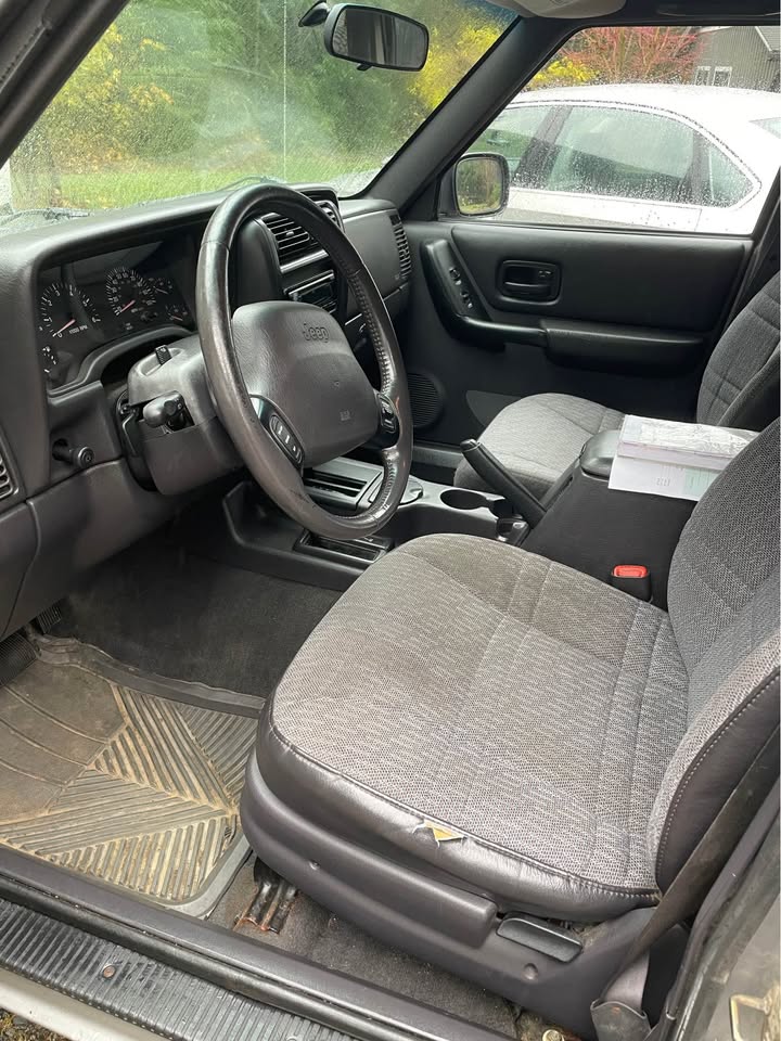 2001 Jeep Cherokee · Sport 4D in Snoqualmie, WA (photo 9)
