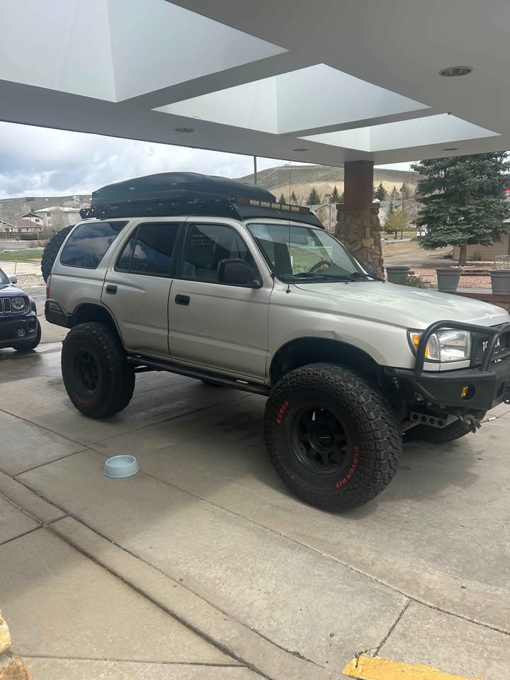 2000 Toyota 4Runner · SR5 Sport Utility 4D in Riverside, CA (photo 5) — photo 5