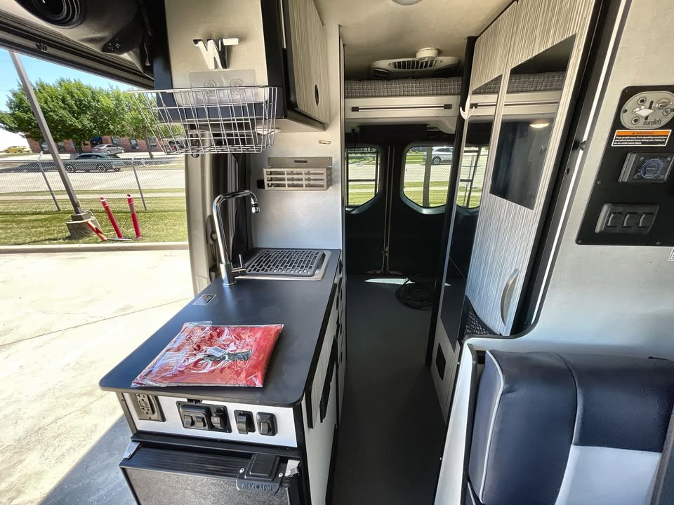 2023 Winnebago Revel 44e 4x4 in Redmond, OR (photo 7)