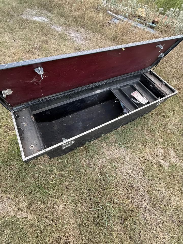 Decked System and Toolbox (photo 6) — photo 6