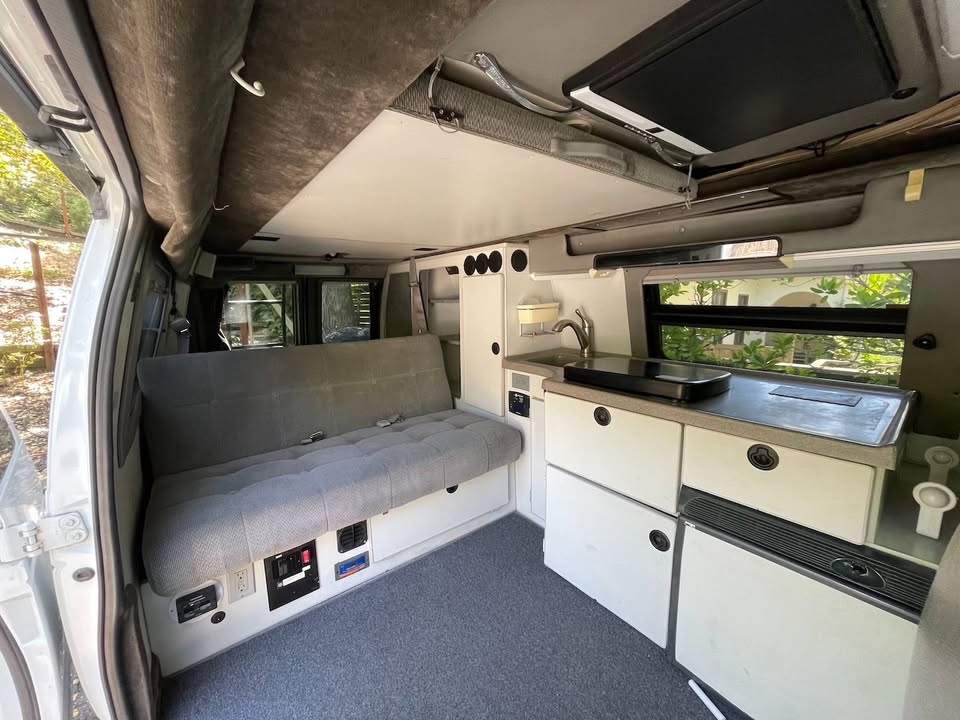 2006 Ford E350 Sportsmobile RB 4x4 Camper Van in Orinda, CA (photo 4) — photo 4