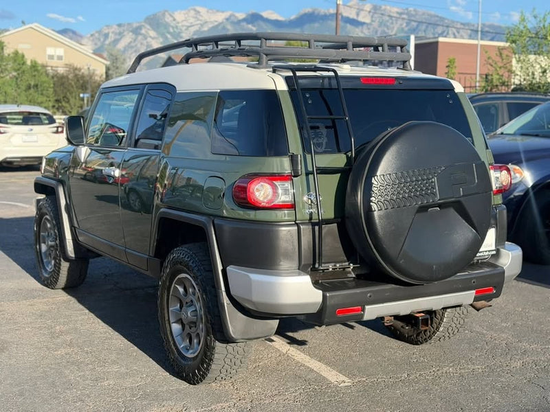 2013 Toyota FJ Cruiser (photo 8) — photo 8