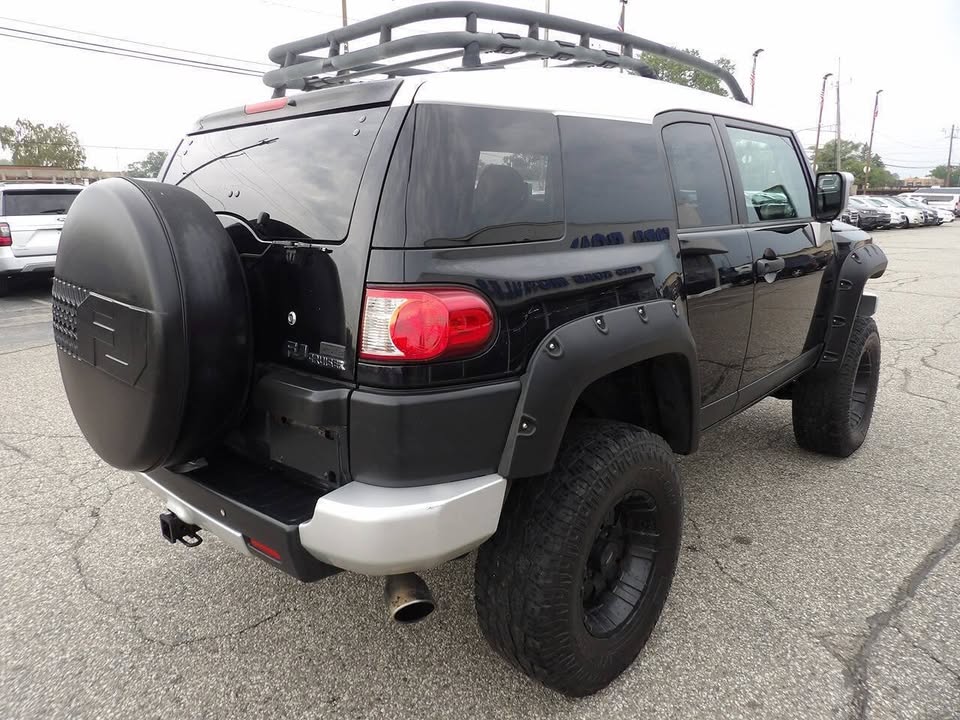 2007 Toyota FJ Cruiser in Detroit, MI (photo 5) — photo 5