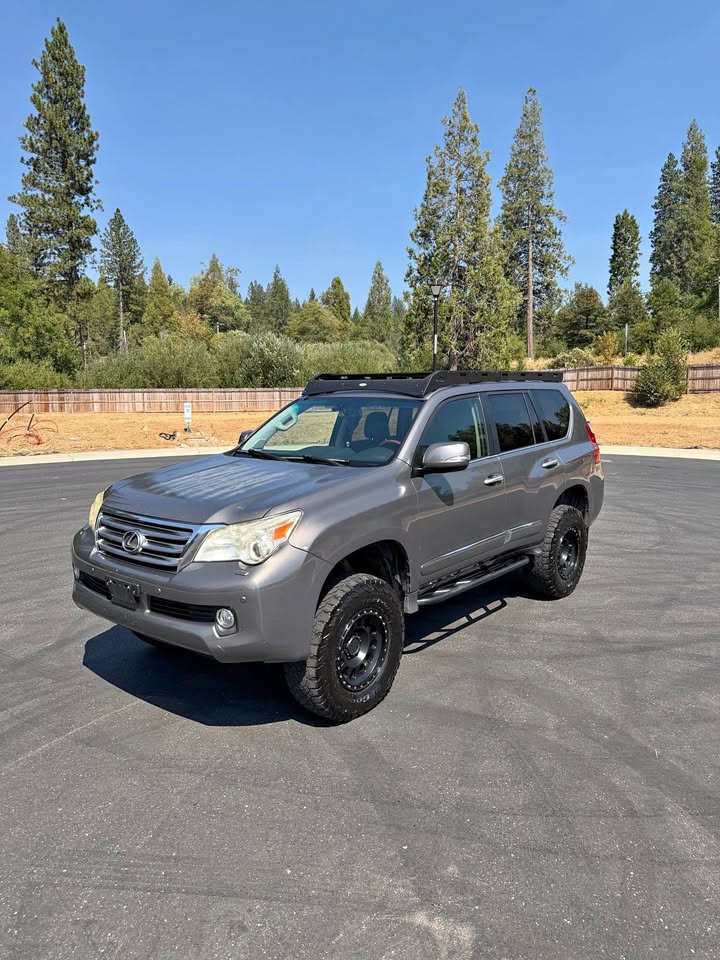 2011 Lexus GX · GX 460 Premium Sport Utility 4D in Grass Valley, CA (photo 1) — photo 1