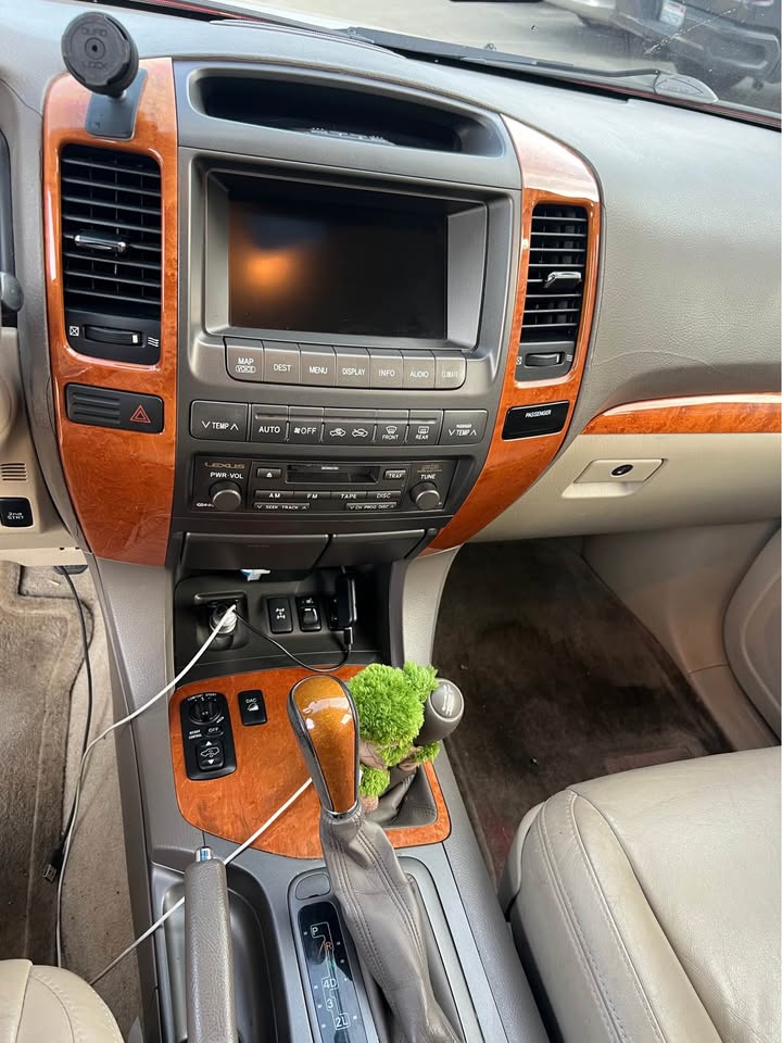 2003 Lexus GX · GX 470 Sport Utility 4D in Hayward, CA (photo 10) — photo 10