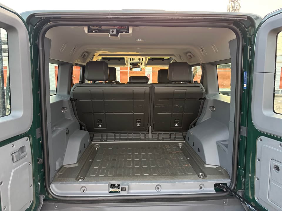 2024 Ineos Grenadier · Wagon in Houston, TX (photo 5) — photo 5