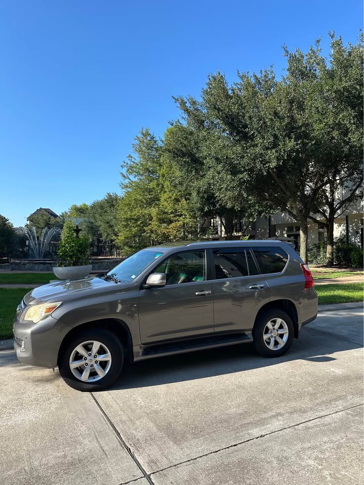 2010 Lexus GX · GX 460 Premium Sport Utility 4D in Houston, TX (photo 2) — photo 2