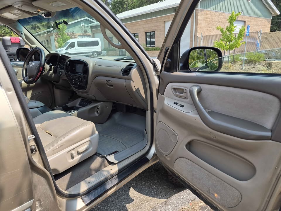 2006 Toyota Sequoia · SR5 Sport Utility 4D in Nevada City, CA (photo 10) — photo 10