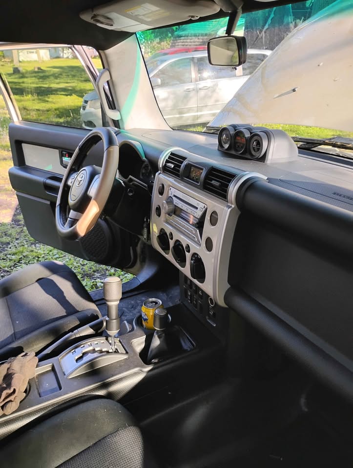 2008 Toyota FJ Cruiser · Sport Utility 2D (photo 6) — photo 6