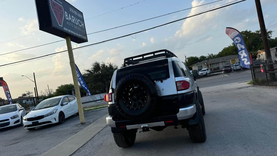 2007 Toyota FJ Cruiser · Sport Utility 2D in San Antonio, TX (photo 8) — photo 8