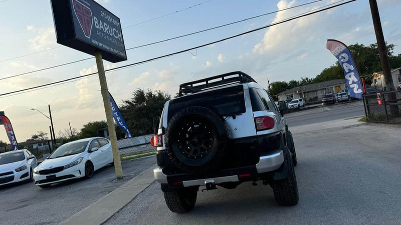 2007 Toyota FJ Cruiser · Sport Utility 2D in San Antonio, TX (photo 8) — photo 8