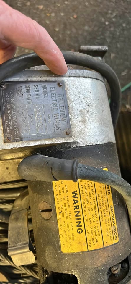 Warn winch, vintage in Everett, WA (photo 1) — photo 1